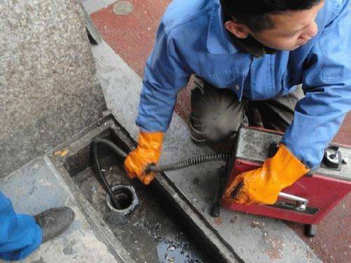 博尔塔拉疏通下水道