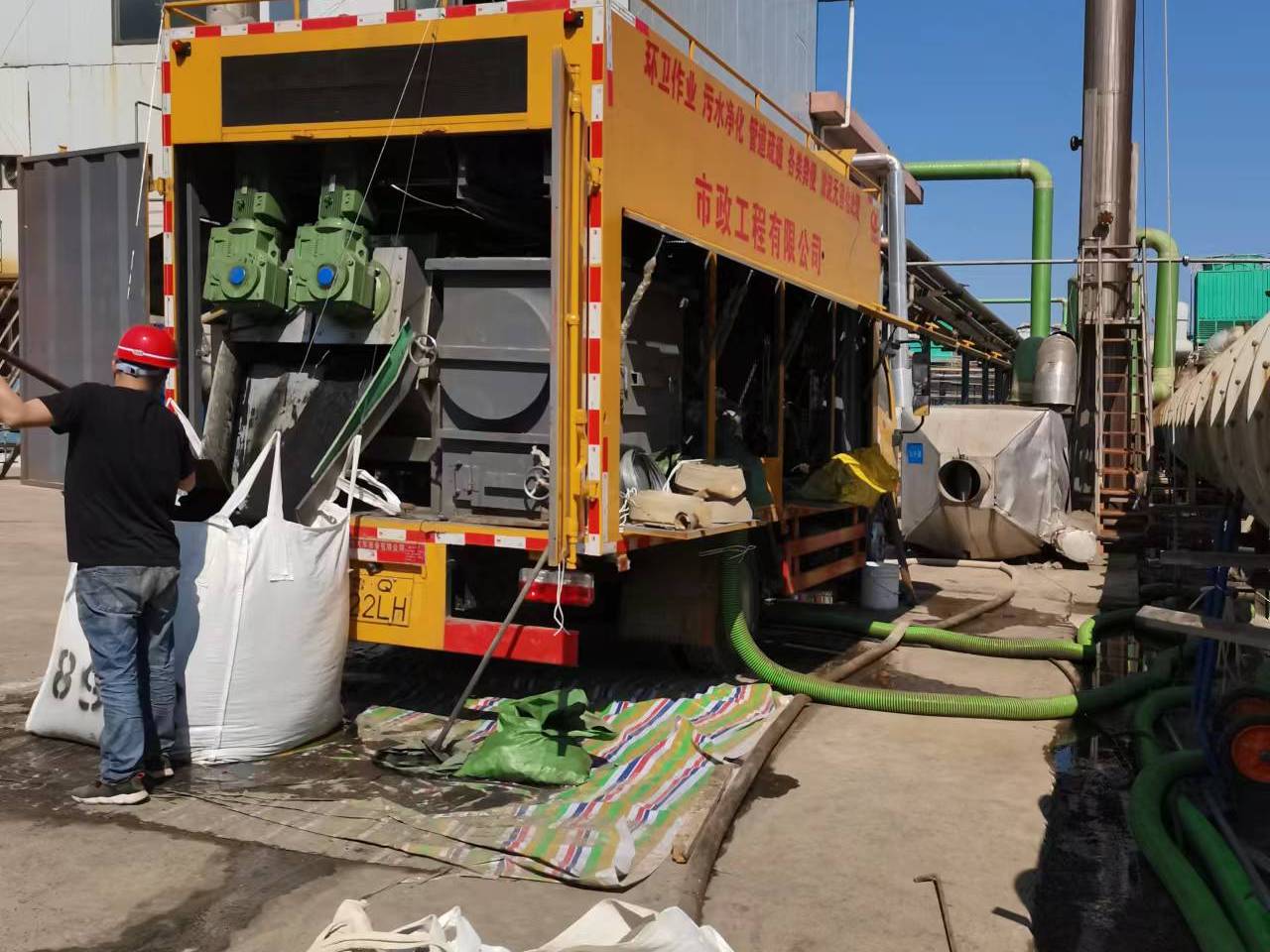 博尔塔拉淤泥压干处理